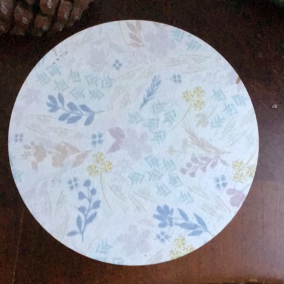 Saddle & Cardamon Scented Candle - Picture 5 of 13